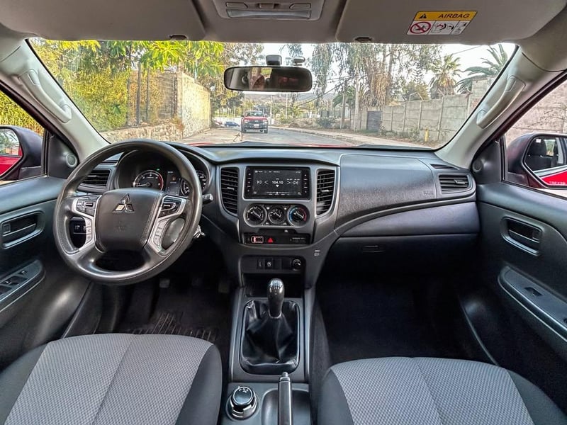 Mitsubishi L200 KATANA 4X4 🇯🇵 2024 - Imagen 7 de 10