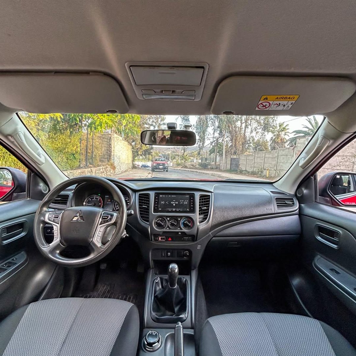 Mitsubishi L200 KATANA 4X4 🇯🇵 2024 - Imagen 7 de 10