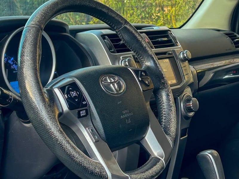 Toyota 4RUNNER SR5 4.0 V6 🇯🇵 2016 - Imagen 5 de 10