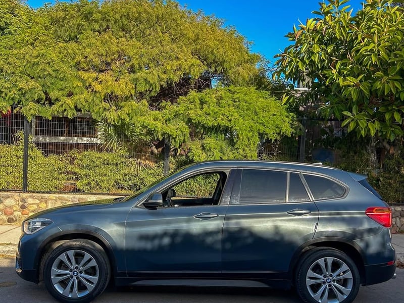 BMW X1 SDRIVE18D LUXURY 2.0L 2019 - Imagen 4 de 10