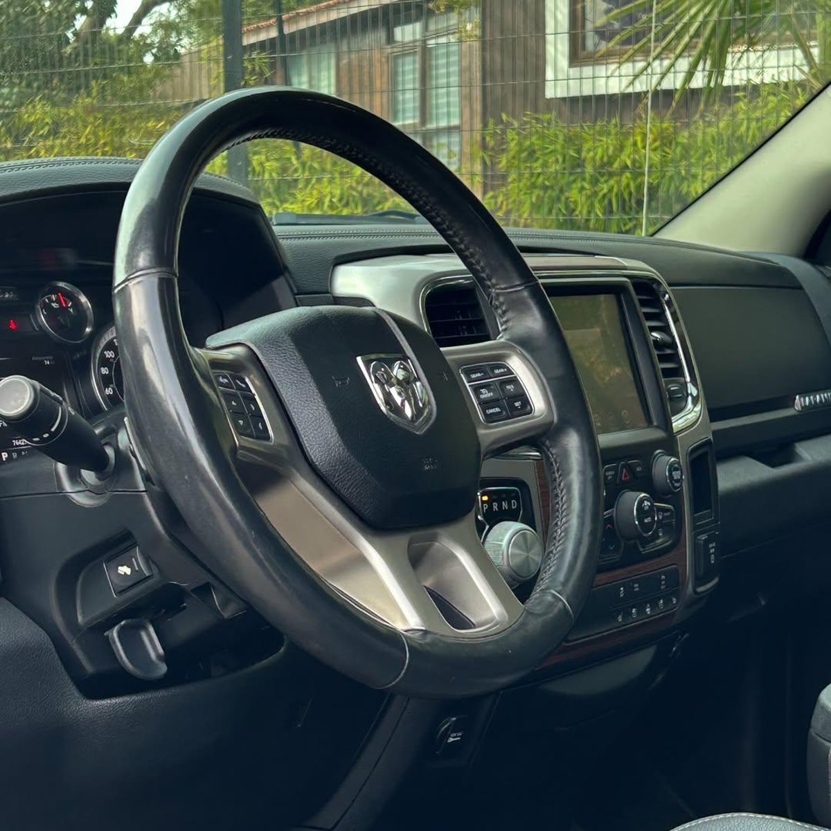 Dodge RAM 1500 LARAMIE 5.7 HEMI V8 🇺🇸 2018 - Imagen 3 de 10
