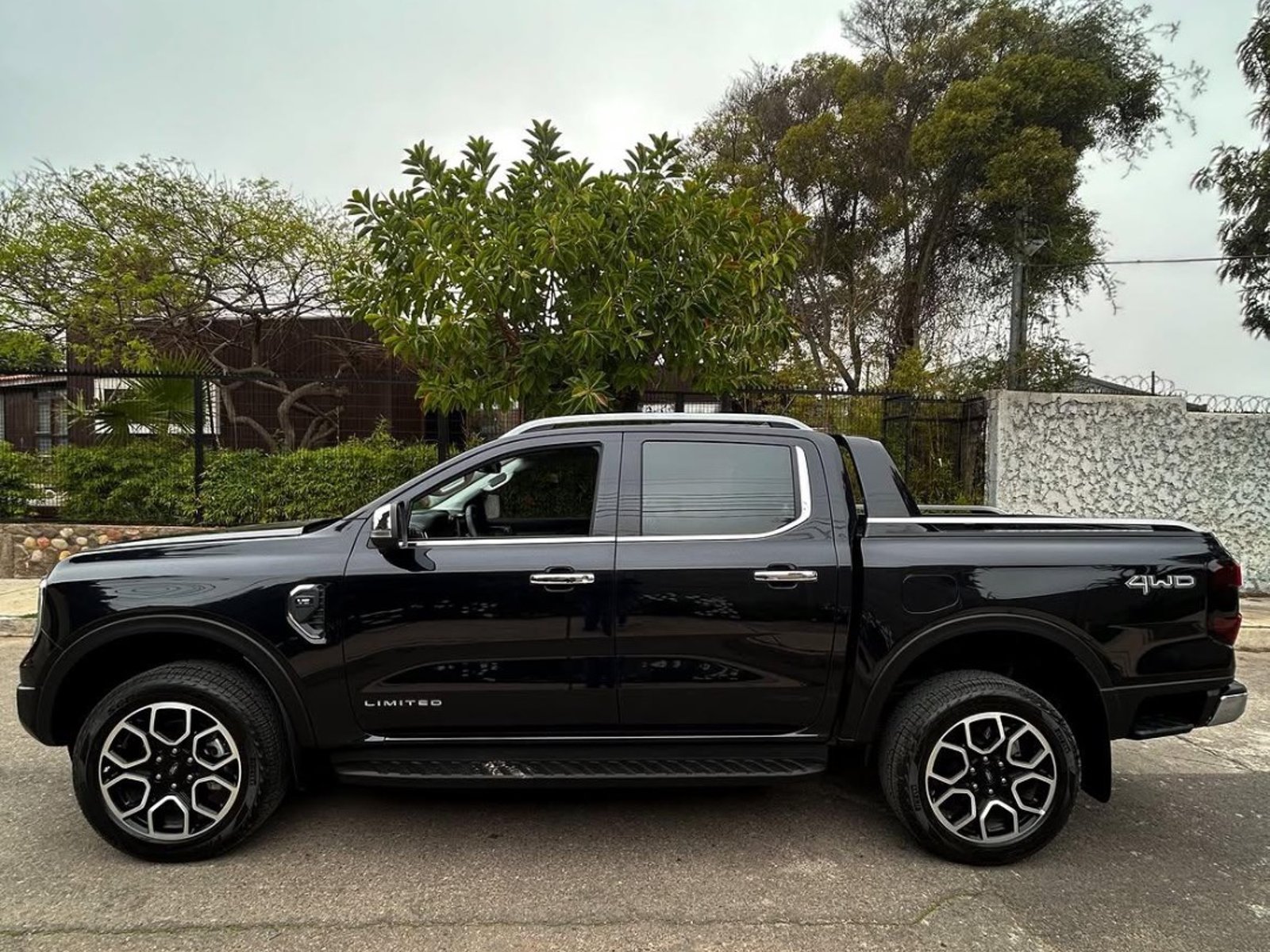 Ford RANGER LIMITED V6 4X4🇺🇸 2026 - Foto 4 de 10