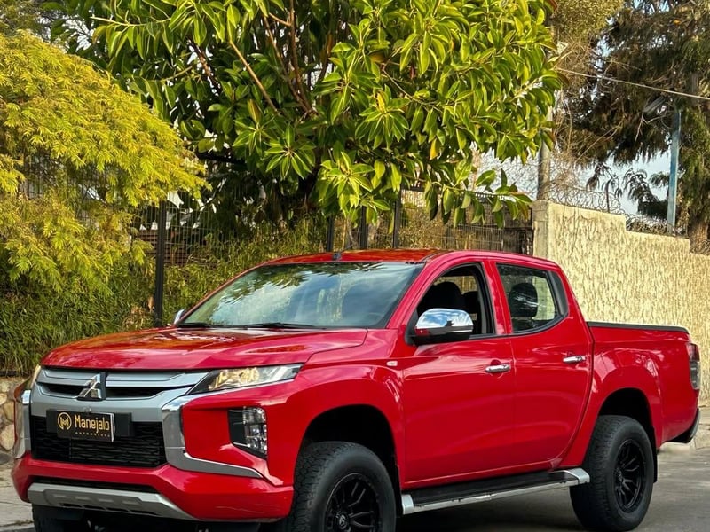 Mitsubishi L200 KATANA 4X4 🇯🇵 2024 - Imagen 8 de 10