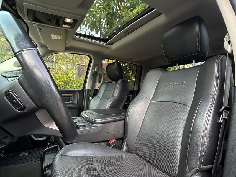 Dodge RAM 1500 LARAMIE 5.7 HEMI V8 🇺🇸 2018 - Imagen 5 de 10