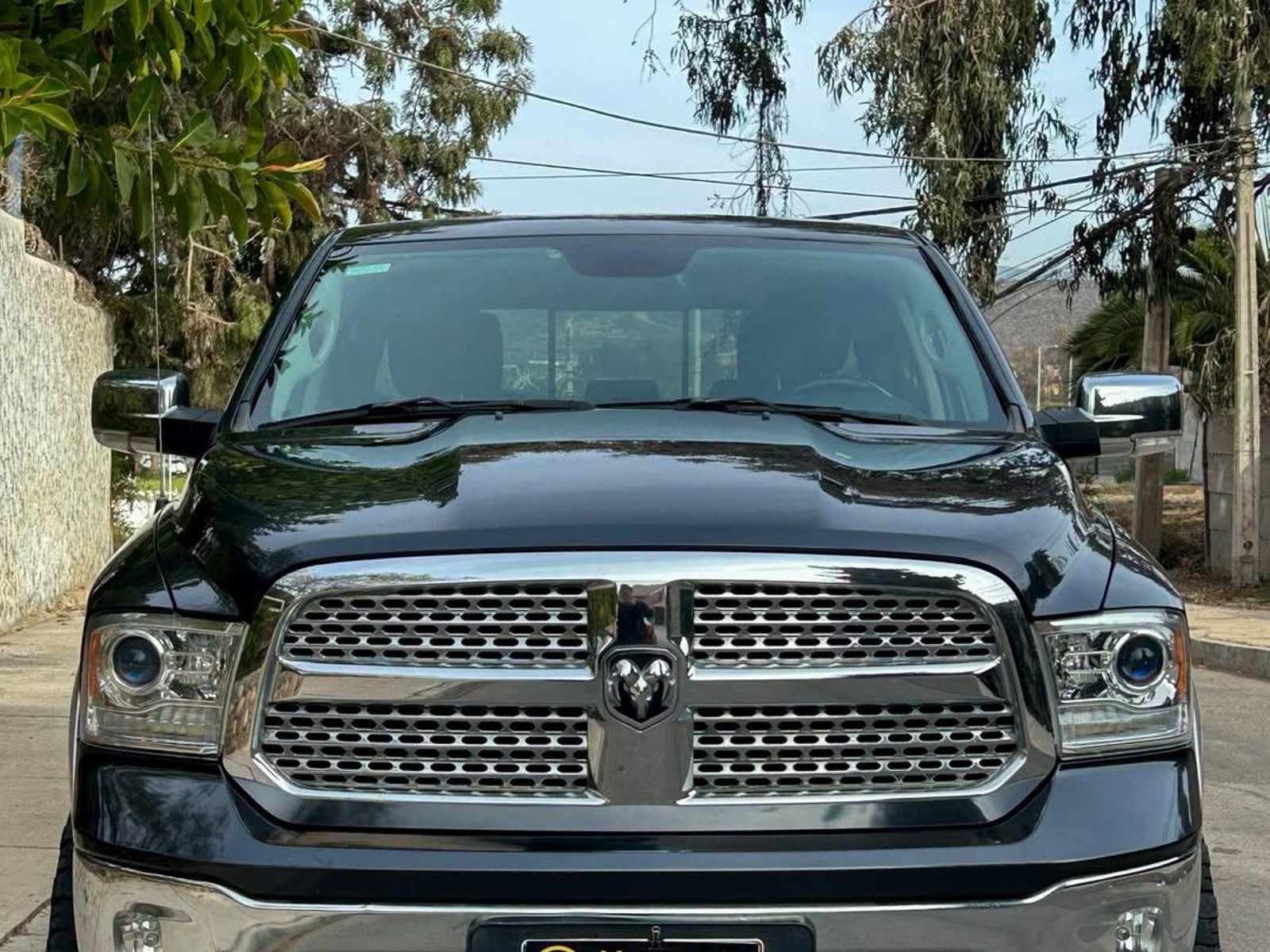 Dodge RAM 1500 LARAMIE 5.7 HEMI V8 🇺🇸 2018 - Foto 2 de 10