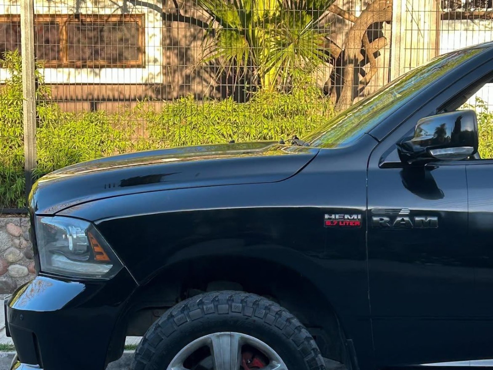 Dodge RAM 1500 5.7 HEMI CABINA SIMPLE🇺🇸 2014 - Foto 3 de 10