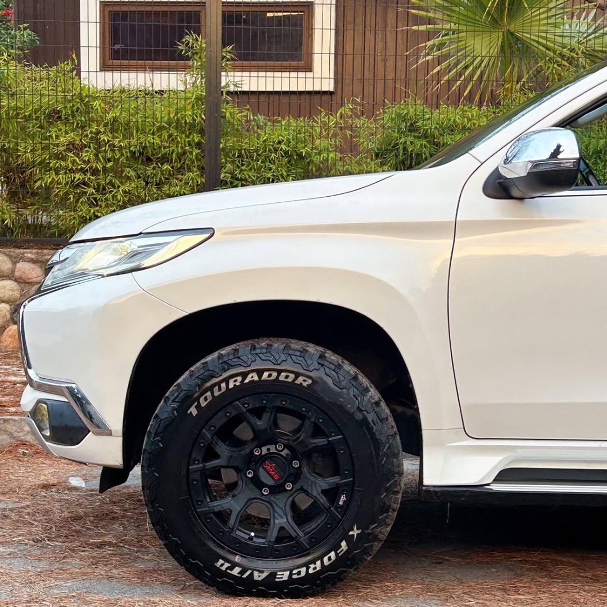 Mitsubishi MONTERO SPORT 3.0 V6 AT 4X2 🇯🇵 2019 - Imagen 3 de 10