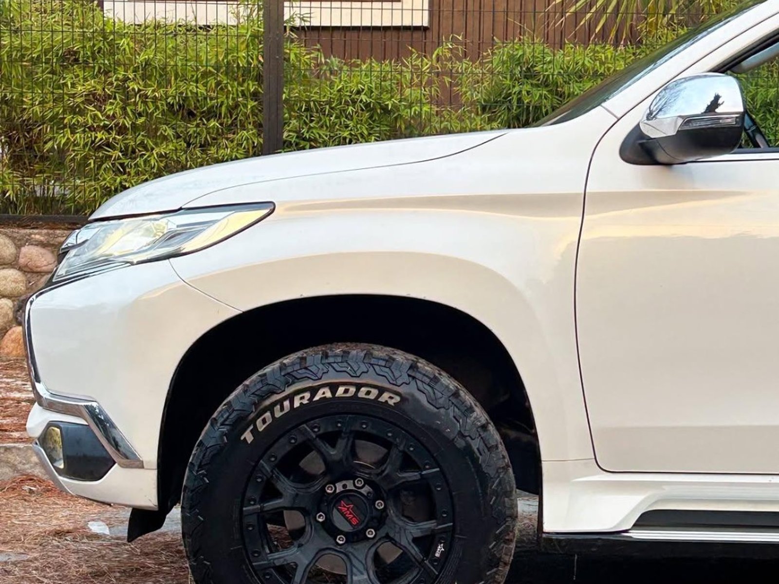 Mitsubishi MONTERO SPORT 3.0 V6 AT 4X2 🇯🇵 2019 - Foto 3 de 10