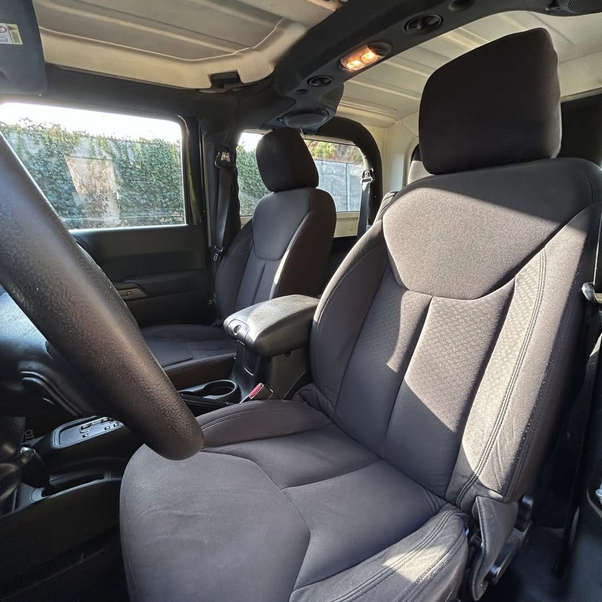 Jeep WRANGLER 3.6L SPORT AT 🇺🇸 2013 - Imagen 6 de 10