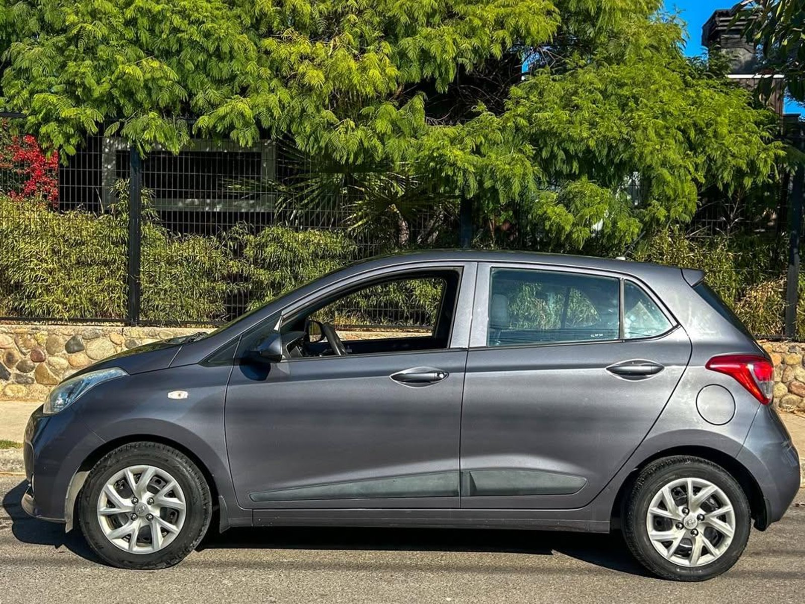 Hyundai GRAND I10 1.2L 2018 - Foto 4 de 10