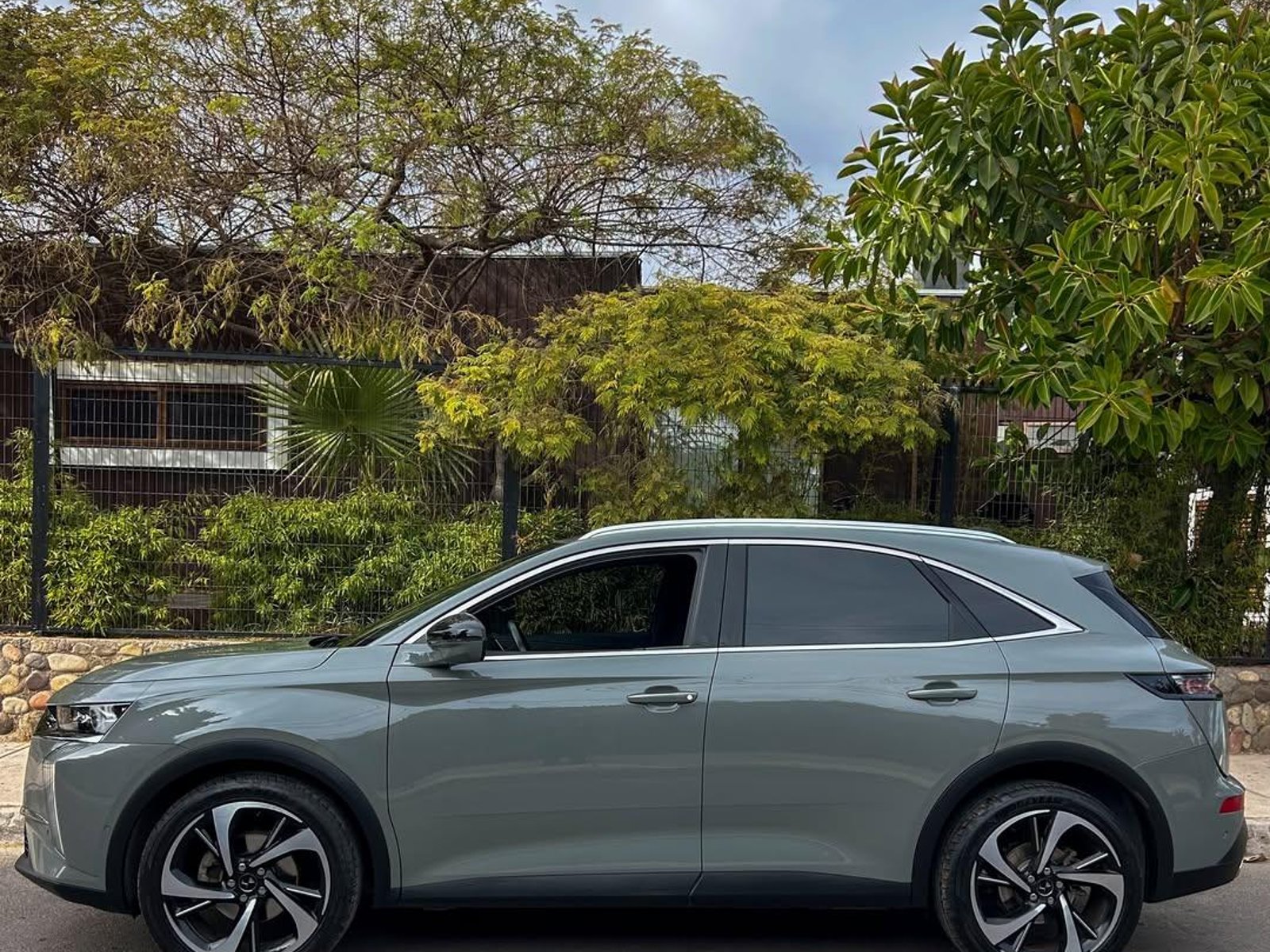 DS Automobiles 7 CROSSBACK 1.6 TURBO 🇫🇷 2023 - Foto 4 de 10