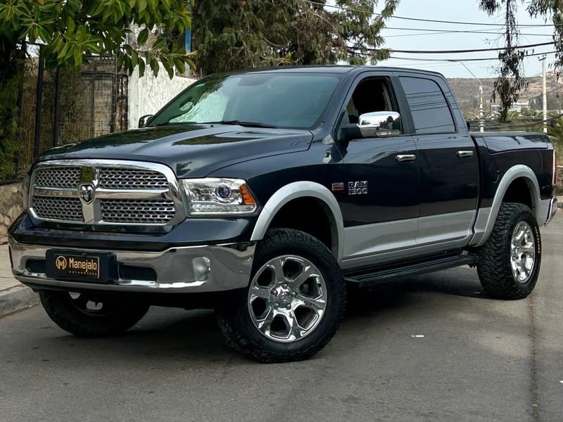 Dodge RAM 1500 LARAMIE 5.7 HEMI V8 🇺🇸 2018