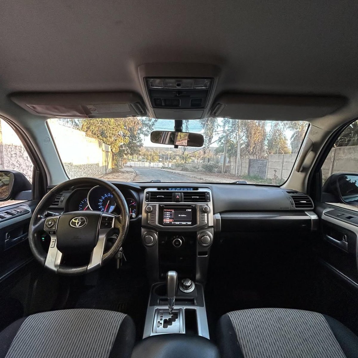 Toyota 4RUNNER SR5 4.0 V6 🇯🇵 2016 - Imagen 6 de 10