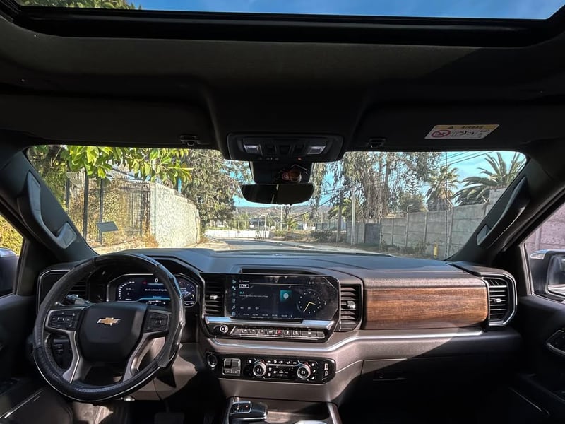 Chevrolet SILVERADO HIGH COUNTRY DURAMAX 3.0 🇺🇸 2023 - Imagen 6 de 10