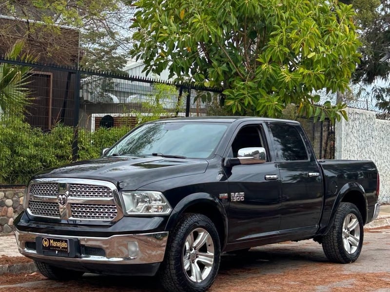 Dodge RAM 1500 LARAMIE 5.7 HEMI V8 🇺🇸 2017 - Imagen 8 de 10