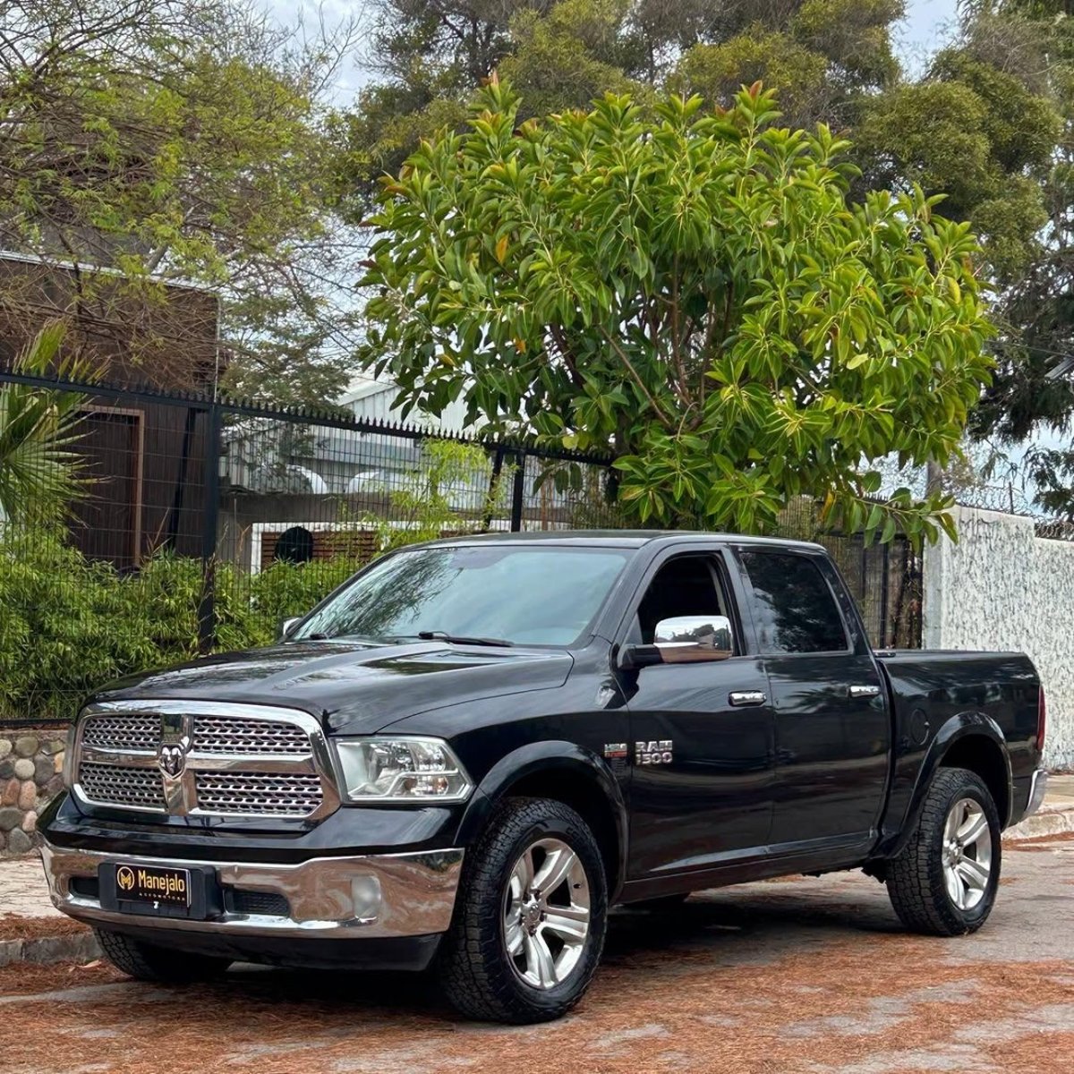 Dodge RAM 1500 LARAMIE 5.7 HEMI V8 🇺🇸 2017 - Imagen 8 de 10