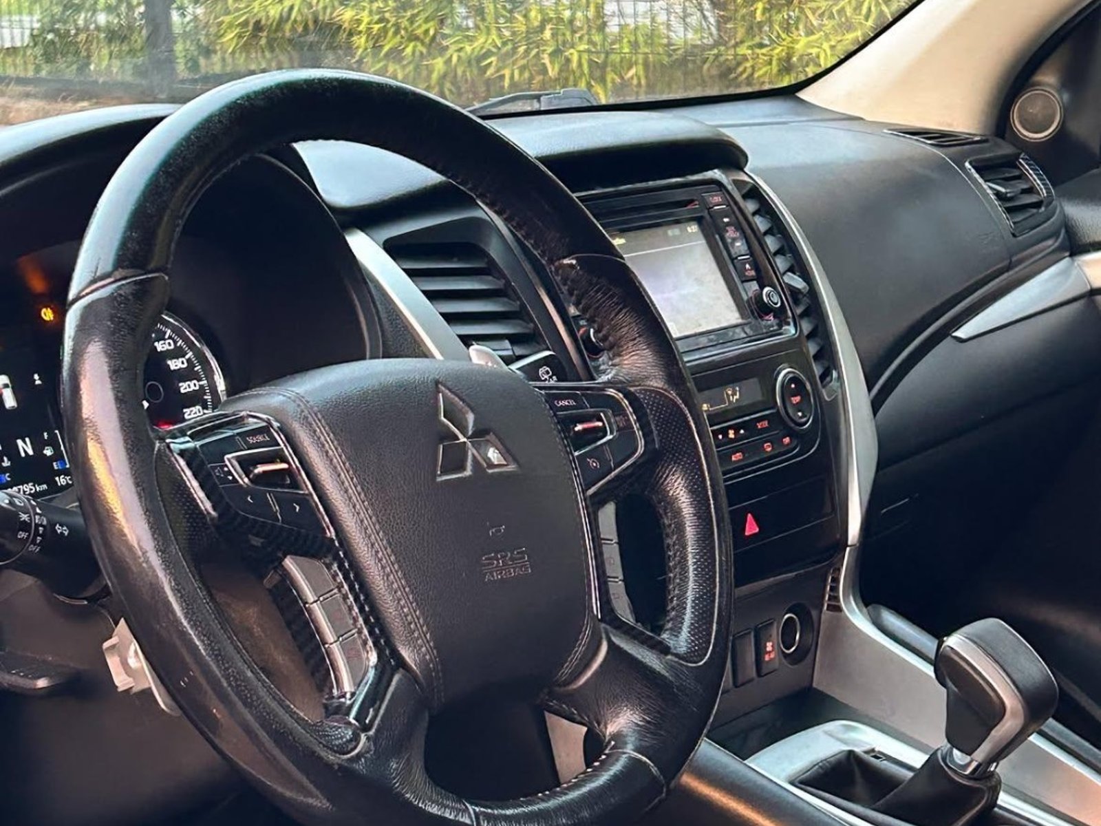 Mitsubishi MONTERO SPORT 3.0 V6 AT 4X2 🇯🇵 2019 - Foto 5 de 10