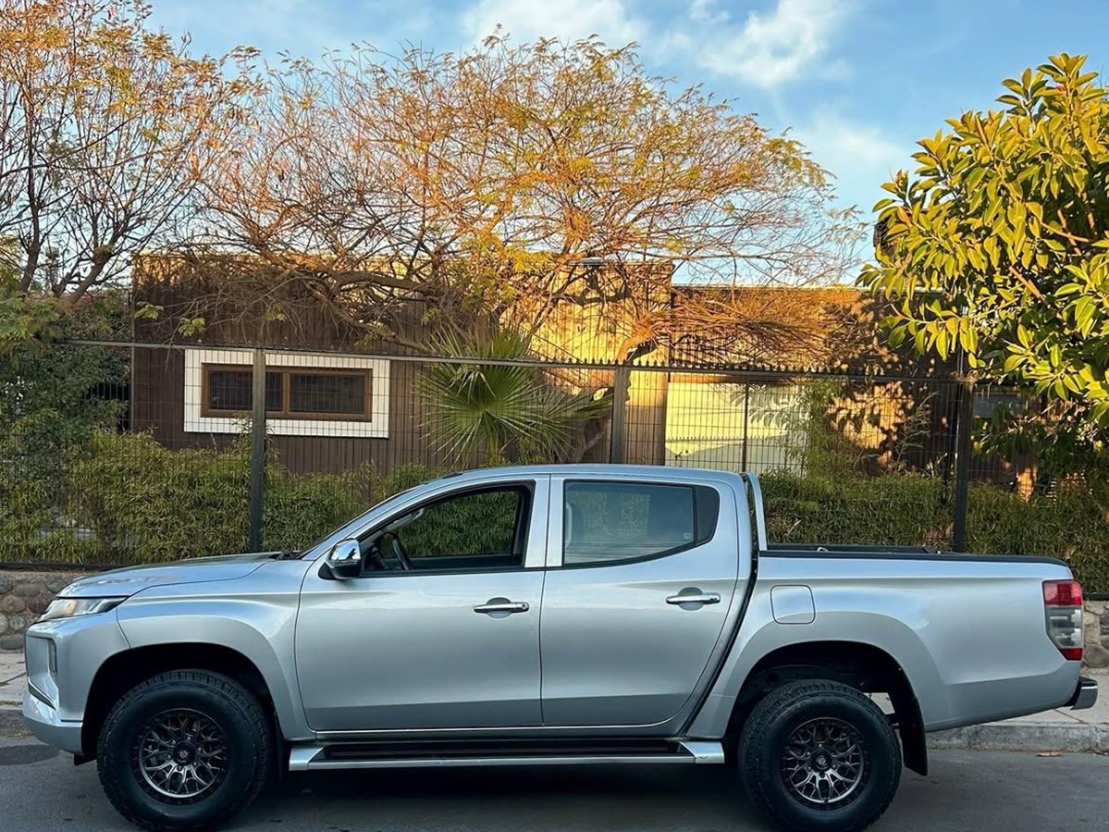Mitsubishi L200 KATANA 4X4 🇯🇵 2022 - Foto 4 de 10