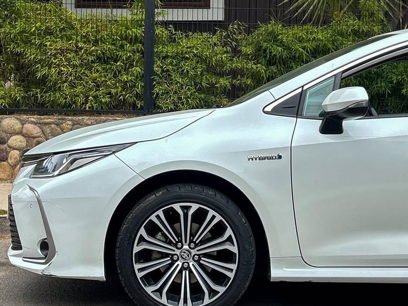 Toyota COROLLA HYBRID SEG ECVT 2.0L 🇯🇵 2022 - Imagen 3 de 10