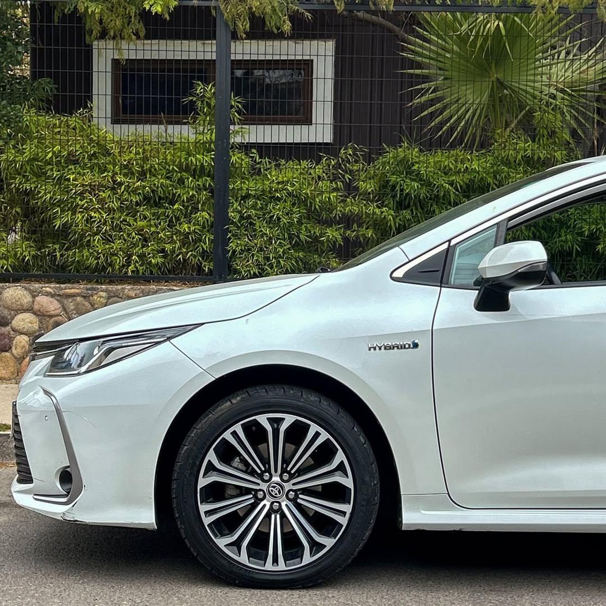 Toyota COROLLA HYBRID SEG ECVT 2.0L 🇯🇵 2022 - Imagen 3 de 10