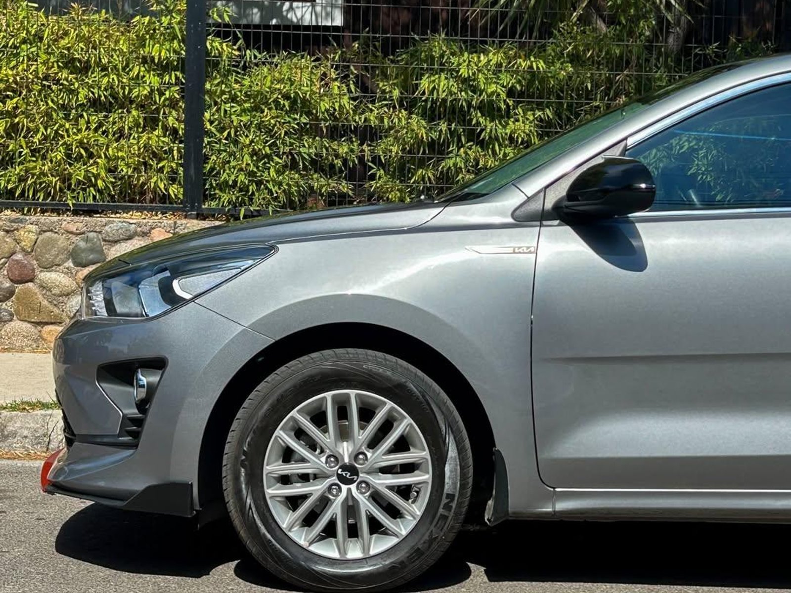 Kia RIO 5 1.4L 2022 - Foto 3 de 10
