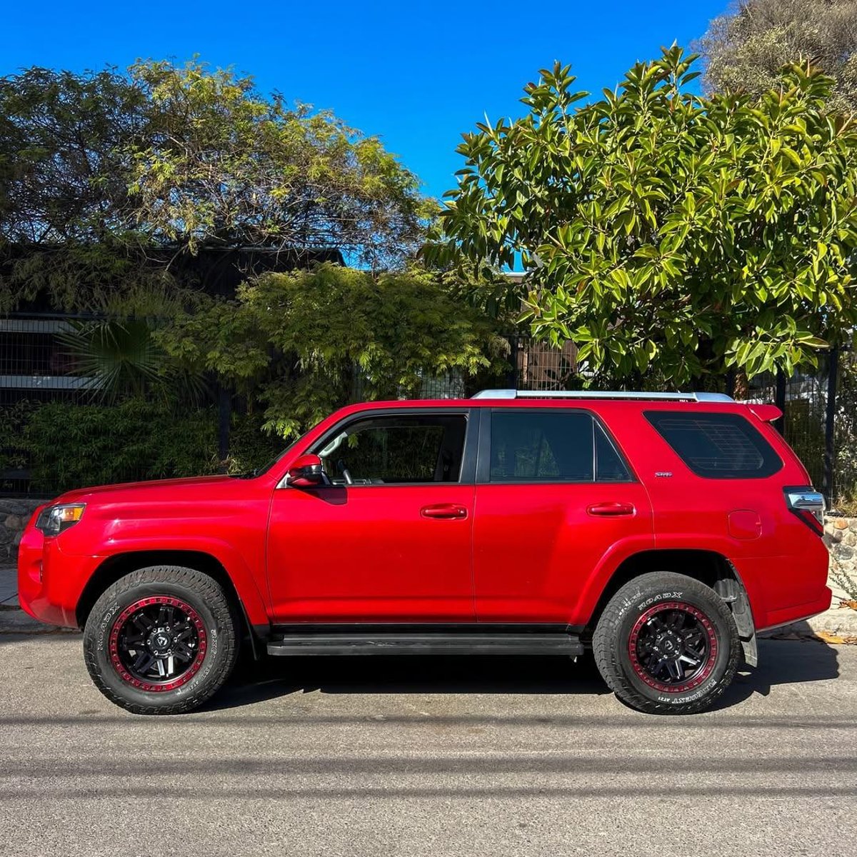 Toyota 4RUNNER SR5 🇯🇵 2022 - Imagen 4 de 10