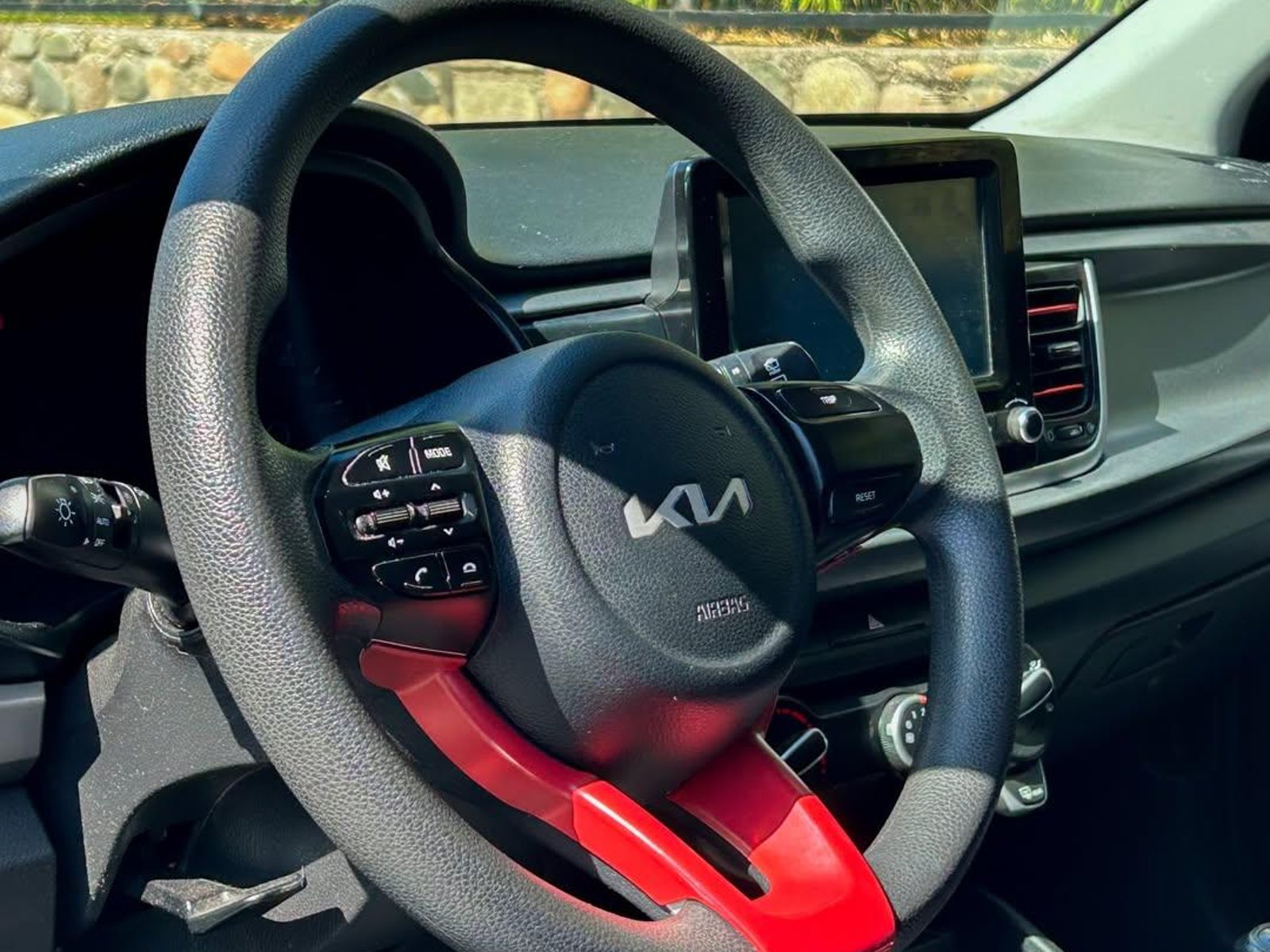 Kia RIO 5 1.4L 2022 - Foto 5 de 10