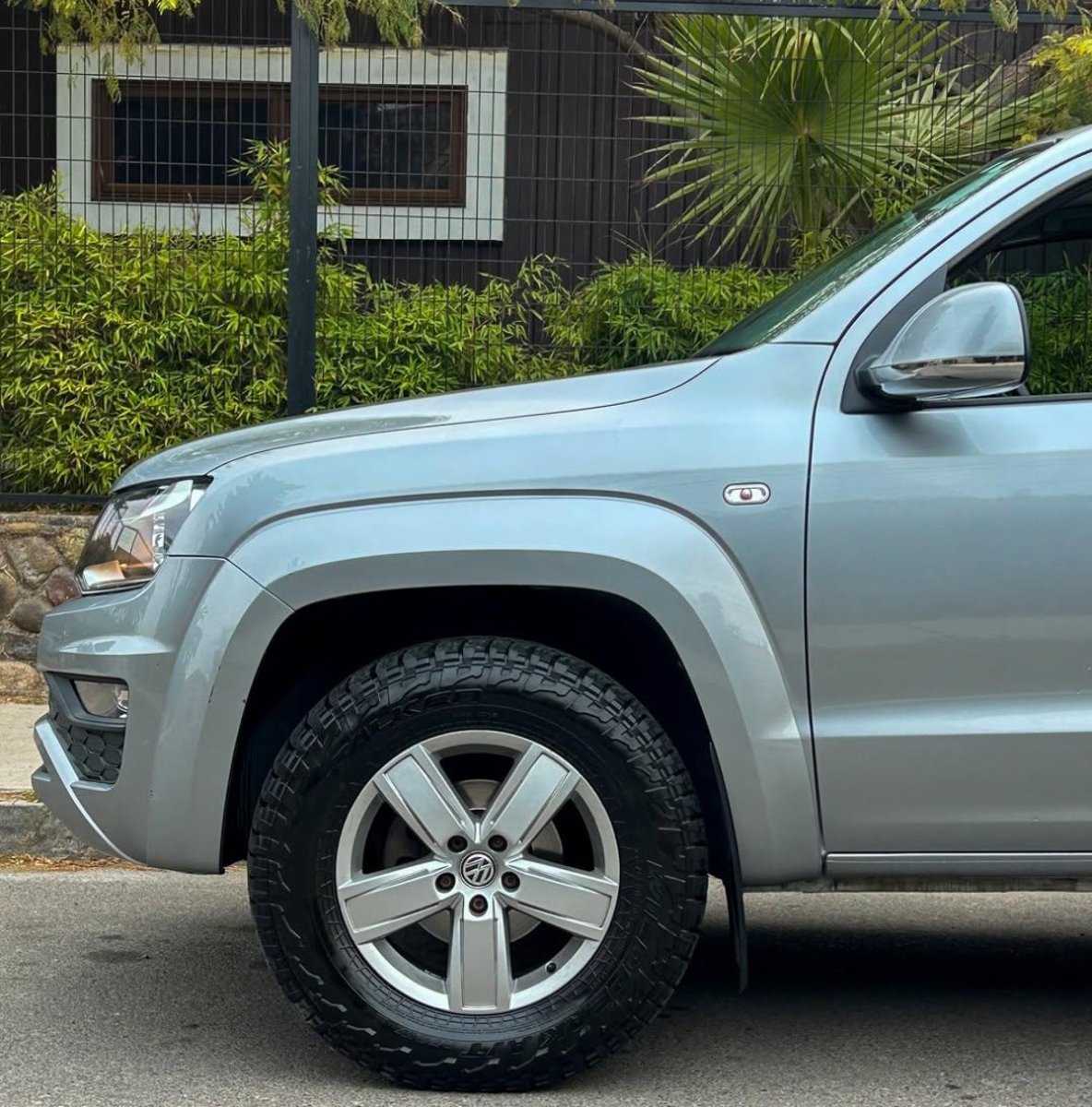 Volkswagen AMAROK COMFORTLINE TDI  2.0L 🇩🇪 2023 - Imagen 3 de 10