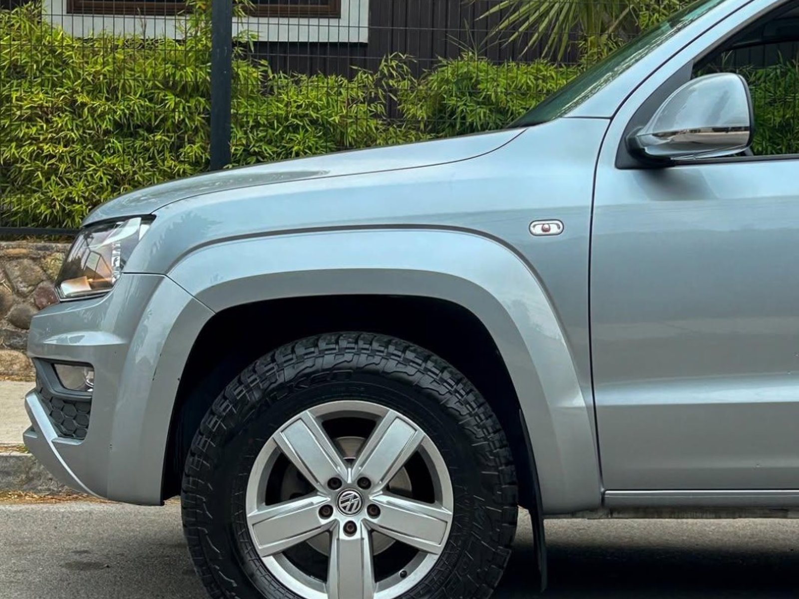 Volkswagen AMAROK COMFORTLINE TDI  2.0L 🇩🇪 2023 - Foto 3 de 10