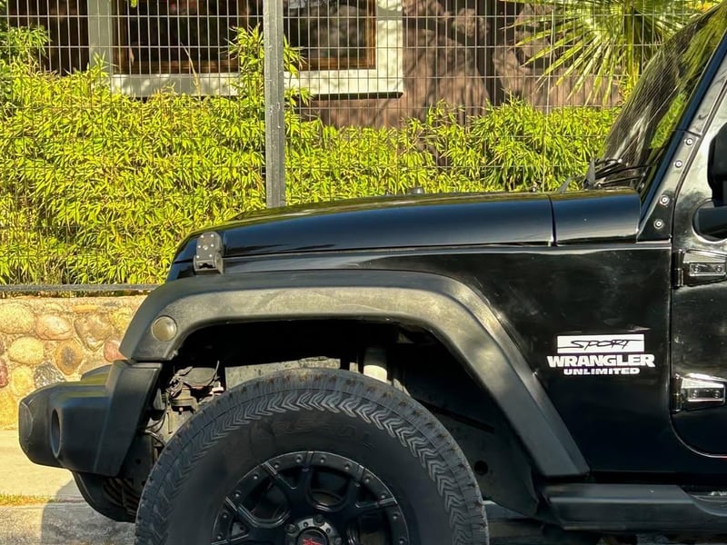 Jeep WRANGLER 3.6L SPORT AT 🇺🇸 2013 - Imagen 3 de 10