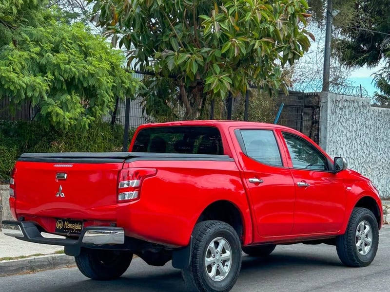 Mitsubishi L200 WORK CR 2.4L 2016 - Imagen 9 de 10
