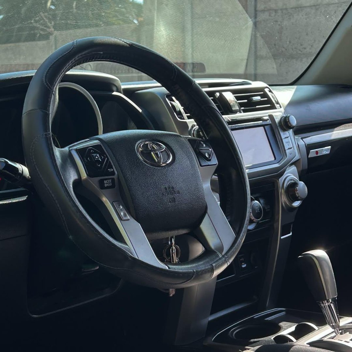Toyota 4RUNNER SR5 4.0 AUT 2016 - Imagen 5 de 10