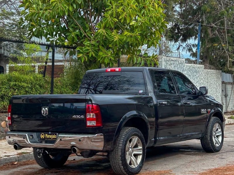 Dodge RAM 1500 LARAMIE 5.7 HEMI V8 🇺🇸 2017 - Imagen 9 de 10