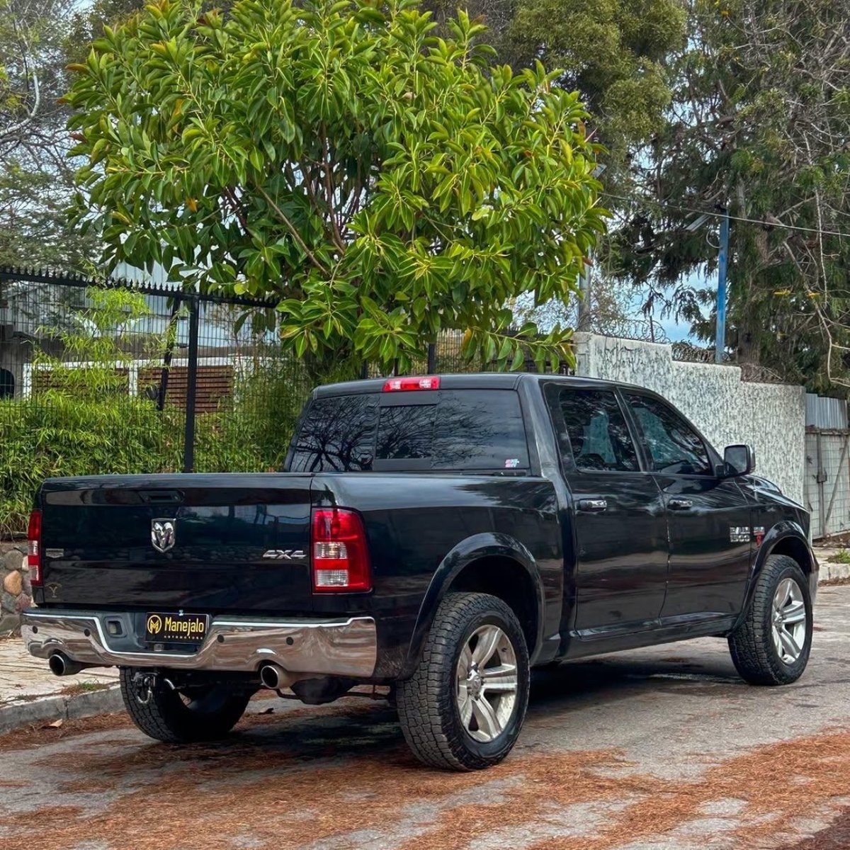 Dodge RAM 1500 LARAMIE 5.7 HEMI V8 🇺🇸 2017 - Imagen 9 de 10