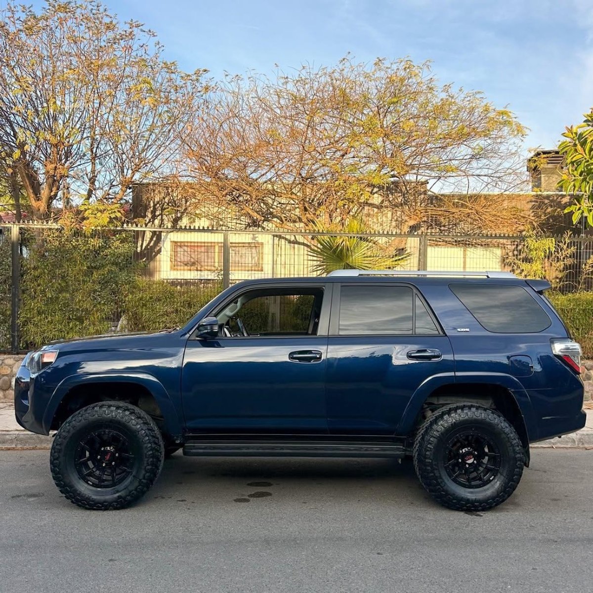 Toyota 4RUNNER SR5 4.0 V6 🇯🇵 2016 - Foto 4 de 10