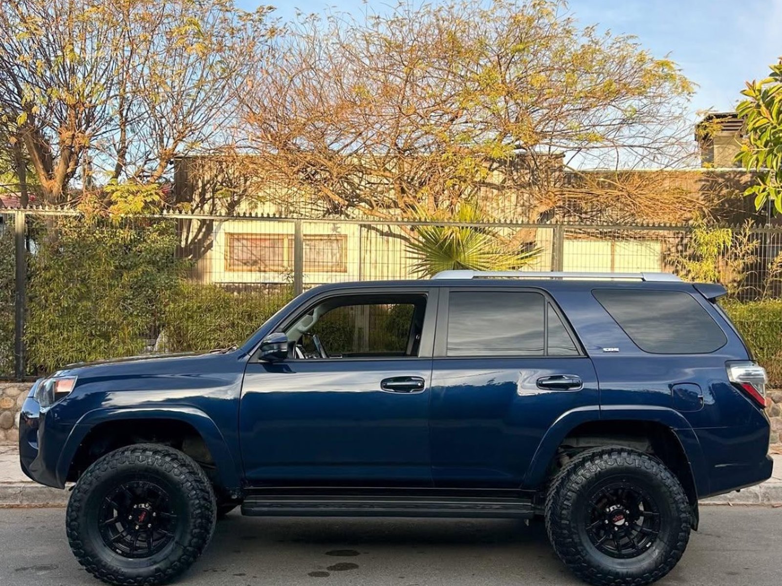 Toyota 4RUNNER SR5 4.0 V6 🇯🇵 2016 - Foto 4 de 10