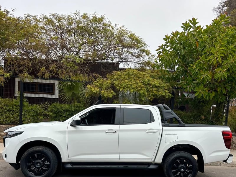 Mazda BT-50 CORE 4X4 🇯🇵 2025 - Imagen 4 de 10