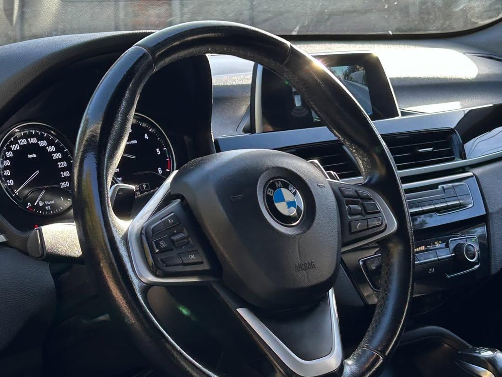 BMW X1 SDRIVE18D LUXURY 2.0L 2019 - Foto 5 de 10