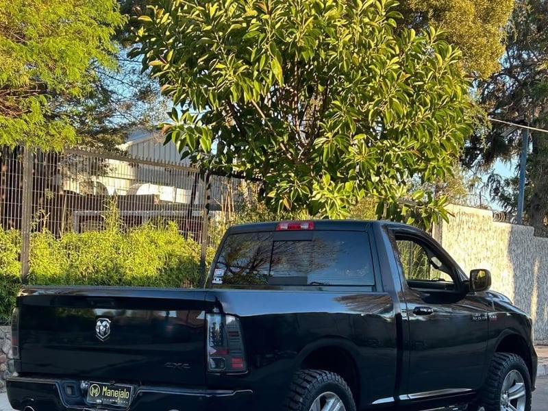 Dodge RAM 1500 5.7 HEMI CABINA SIMPLE🇺🇸 2014 - Imagen 9 de 10