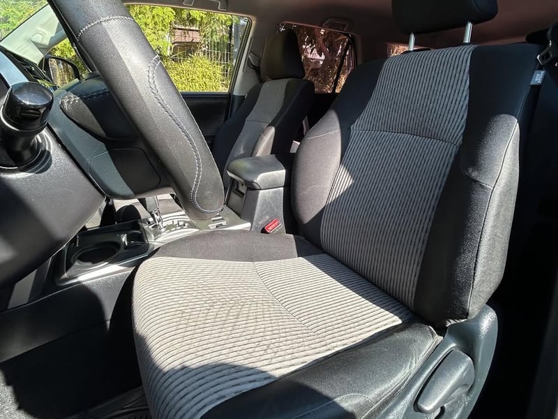 Toyota 4RUNNER SR5 4.0 AUT 2016 - Imagen 6 de 10