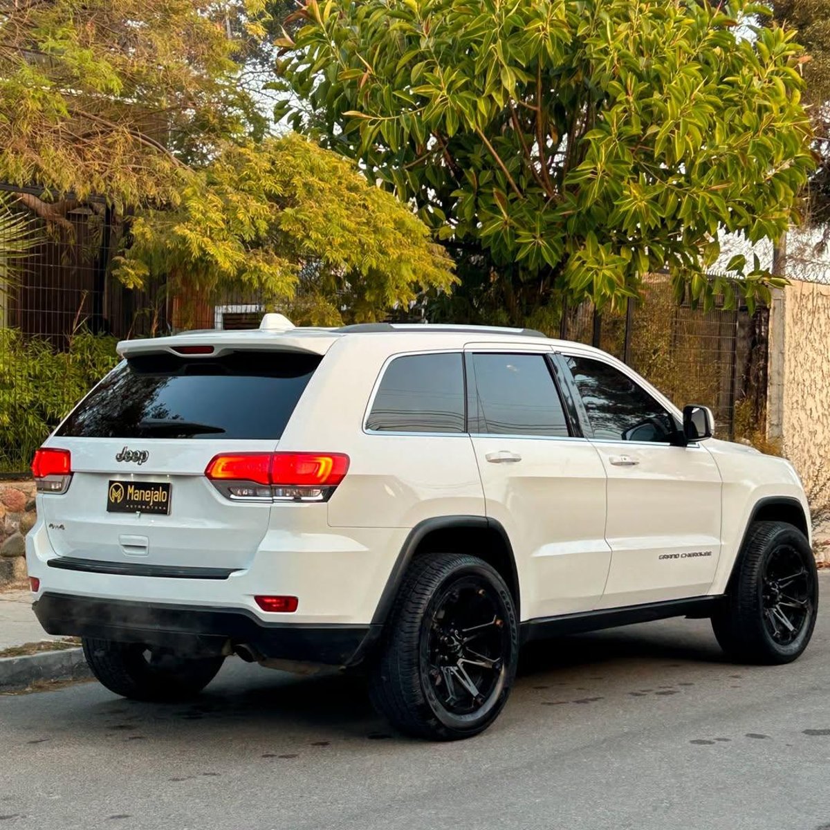 Jeep GRAND CHEROKEE LAREDO 4WD 2015 - Imagen 9 de 10