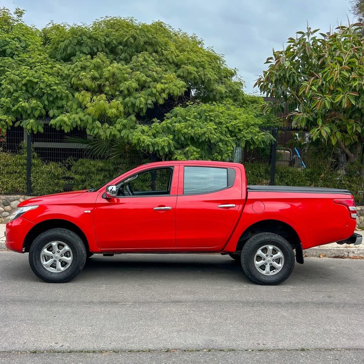 Mitsubishi L200 WORK CR 2.4L 2016 - Imagen 4 de 10
