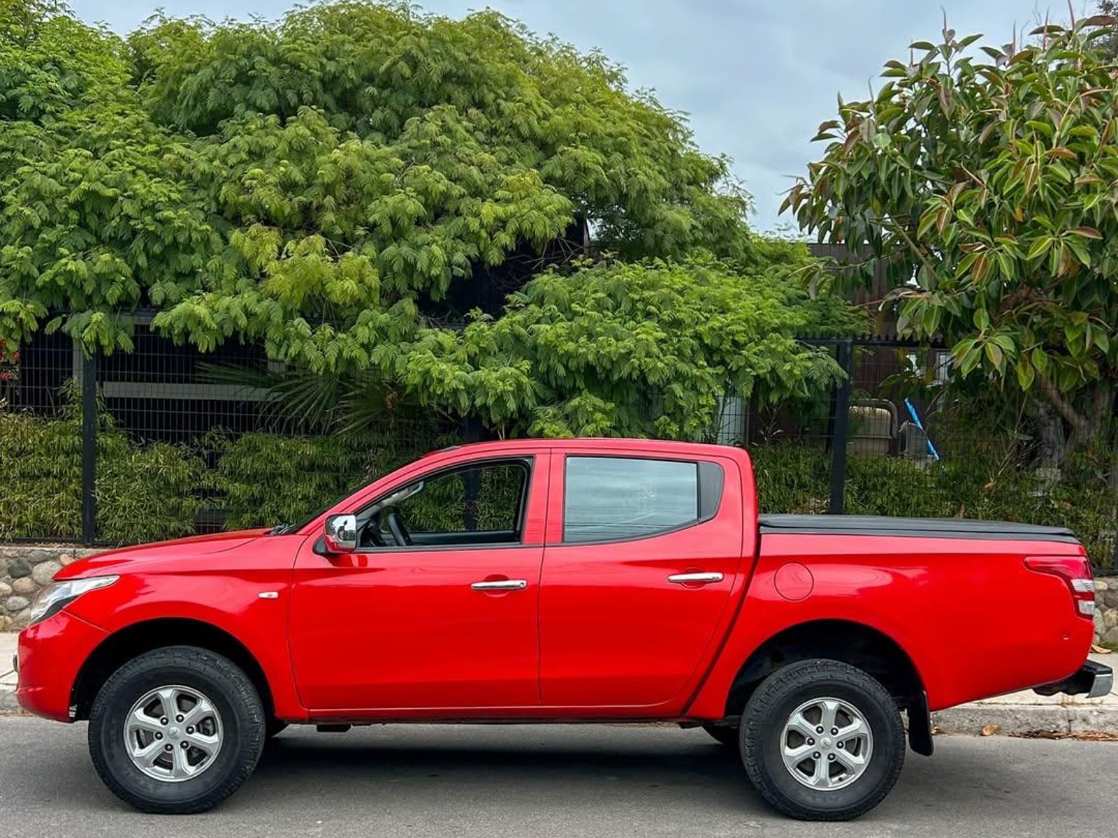 Mitsubishi L200 WORK CR 2.4L 2016 - Foto 4 de 10