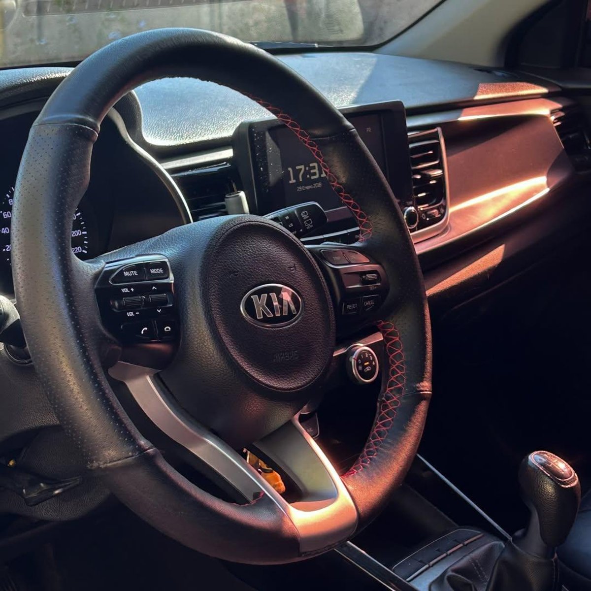 Kia RIO 5 1.4L 🇰🇷 2019 - Imagen 5 de 10