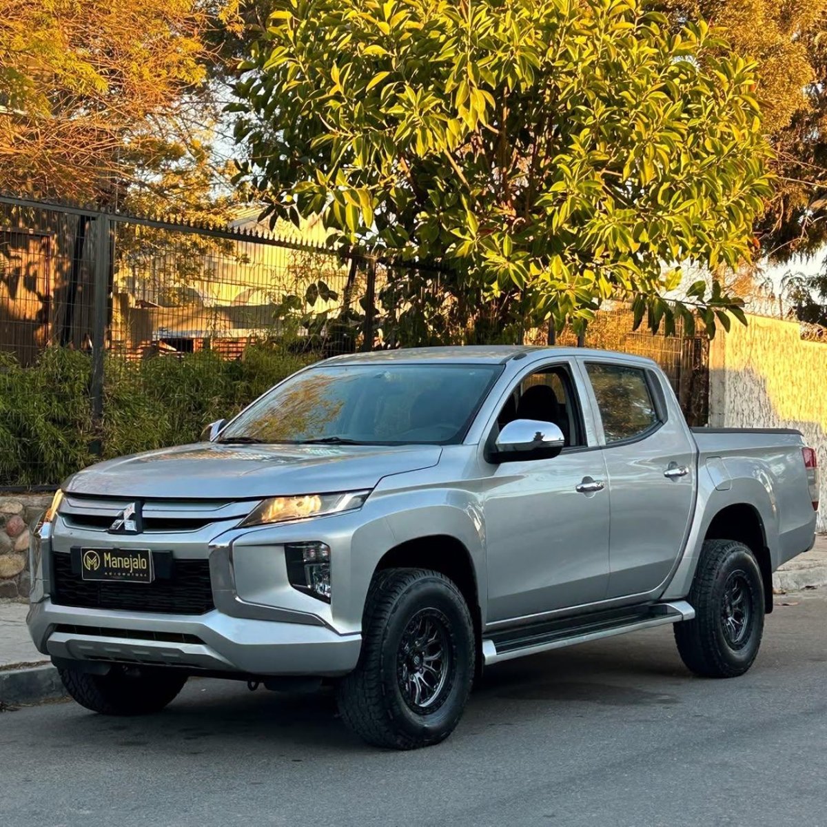 MITSUBISHI L200 KATANA 4X4 🇯🇵 2022 - Imagen 8 de 10