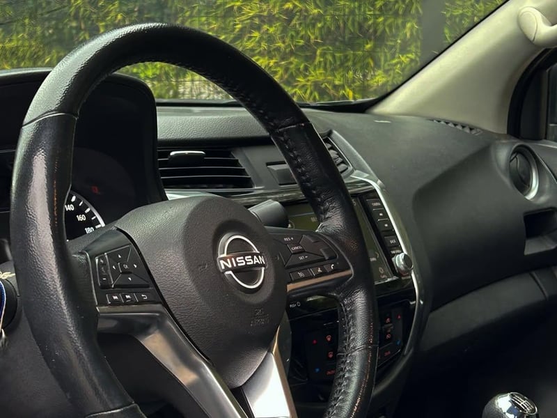 Nissan NAVARA LE 2.3L 🇯🇵 2023 - Imagen 5 de 10