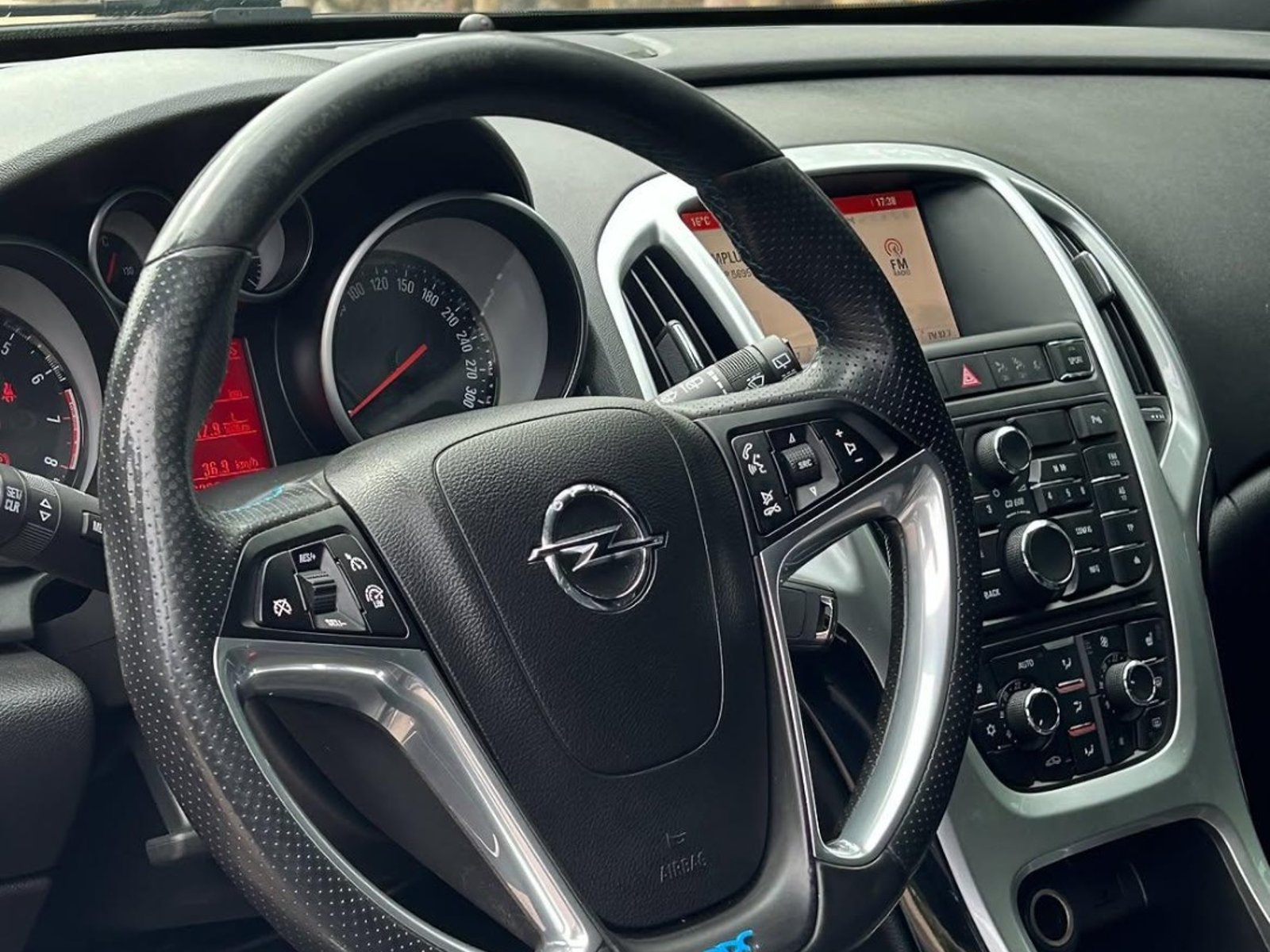 Opel ASTRA OPC🇩🇪 2015 - Foto 5 de 10