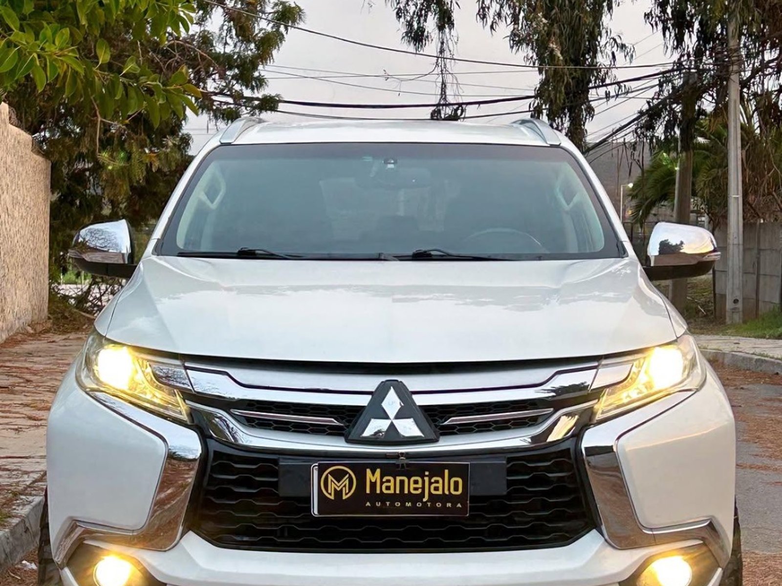 Mitsubishi MONTERO SPORT 3.0 V6 AT 4X2 🇯🇵 2019 - Foto 2 de 10