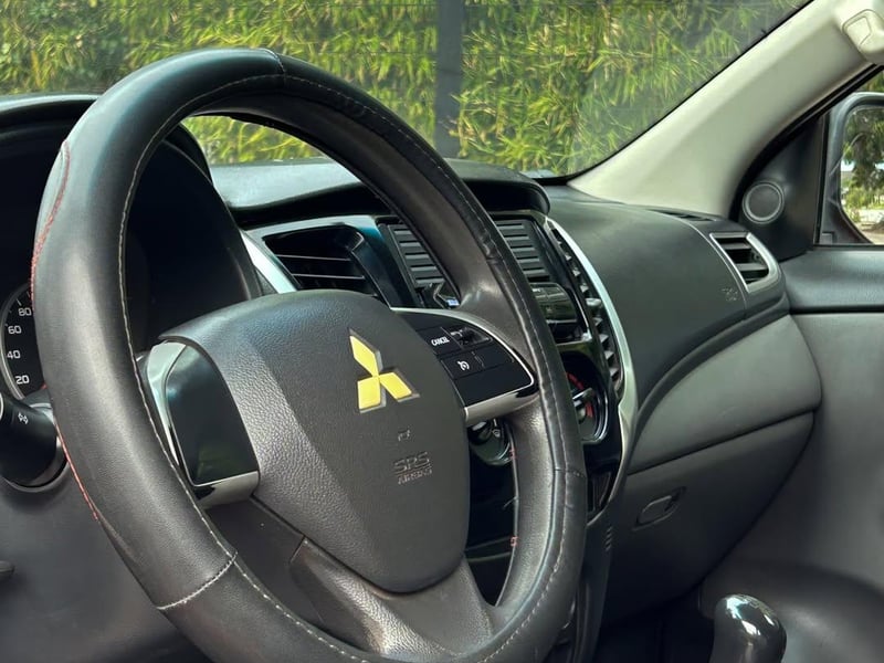 Mitsubishi L200 WORK CR 2.4L 2016 - Imagen 5 de 10