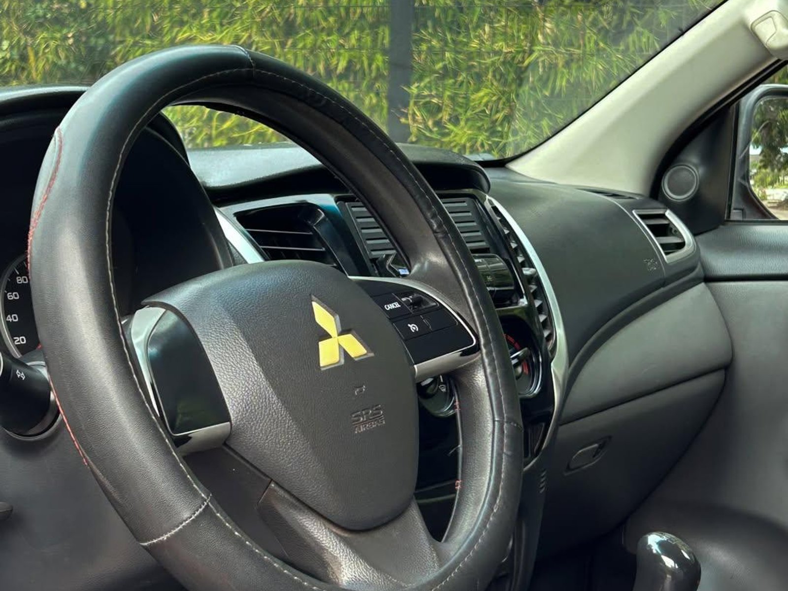 Mitsubishi L200 WORK CR 2.4L 2016 - Foto 5 de 10